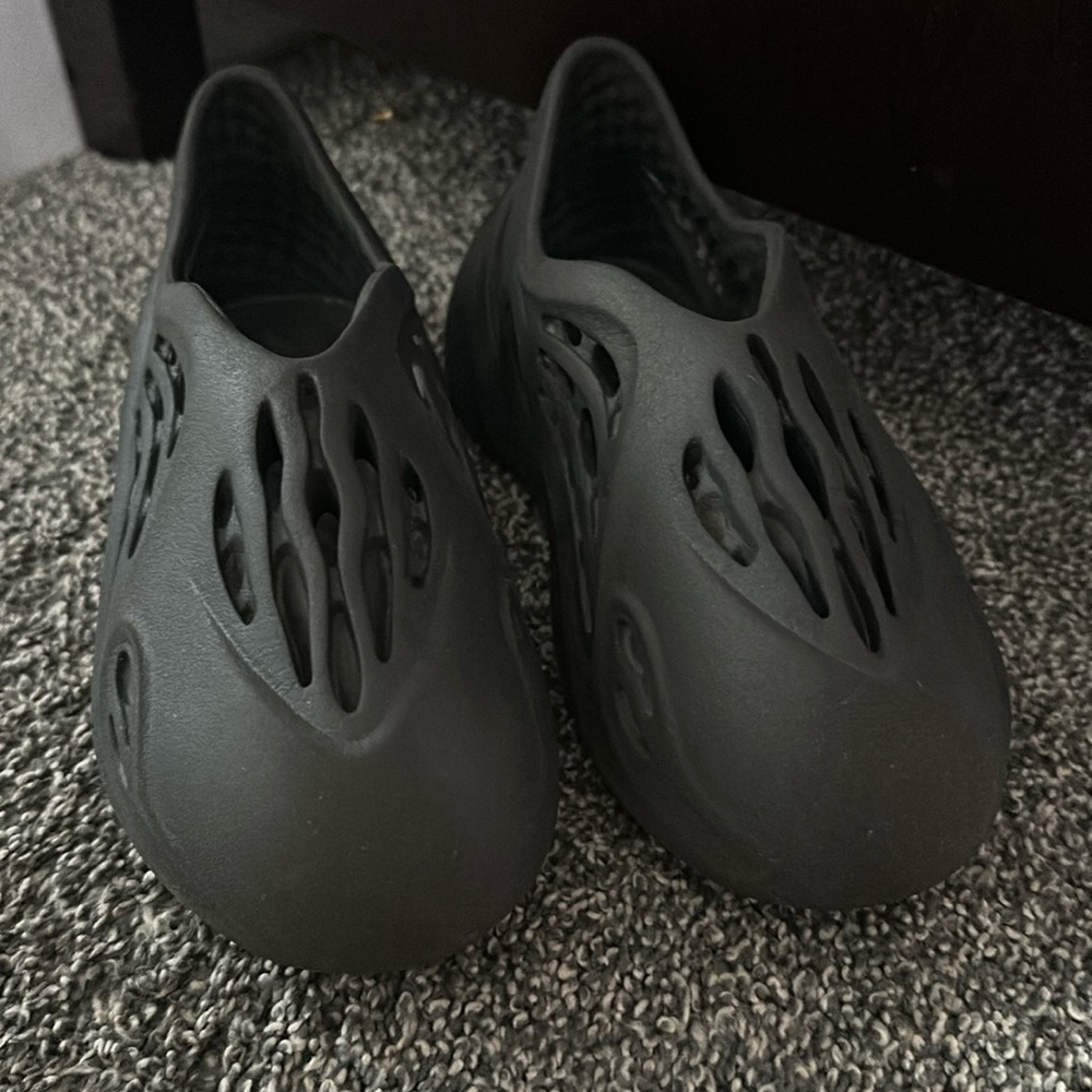Yeezy black foam runner, in good condition. Size 12K.